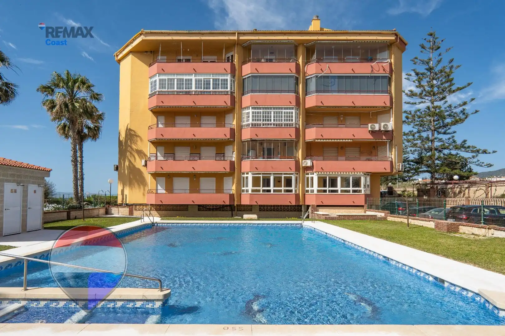 Außenansicht von Wohnung zum Verkauf in Rincón de la Victoria mit Privatgarten, Terrasse und Gemeinschaftspool