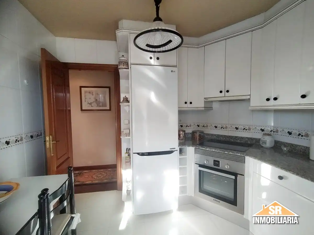 Penthouse with lift to rent in Calle General Salcedo Molinuevo