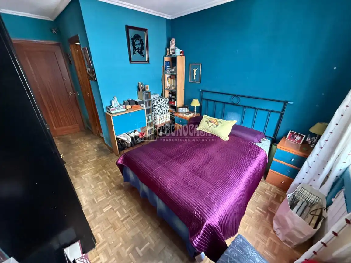 Bedroom of Flat for sale in Madrid