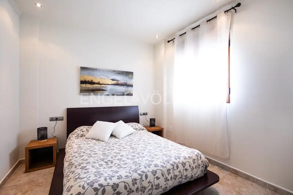Bedroom of Flat for rent in Valencia  with Air Conditioner, Heating and Terrace