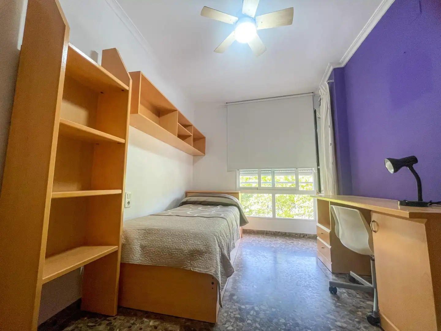 Habitación de Piso para compartir en Moncada con Amueblado y Balcón
