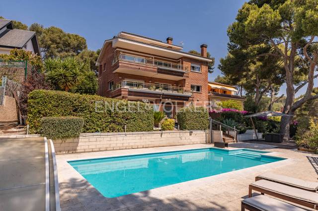 Casa-chalet en Venta en Can Roca