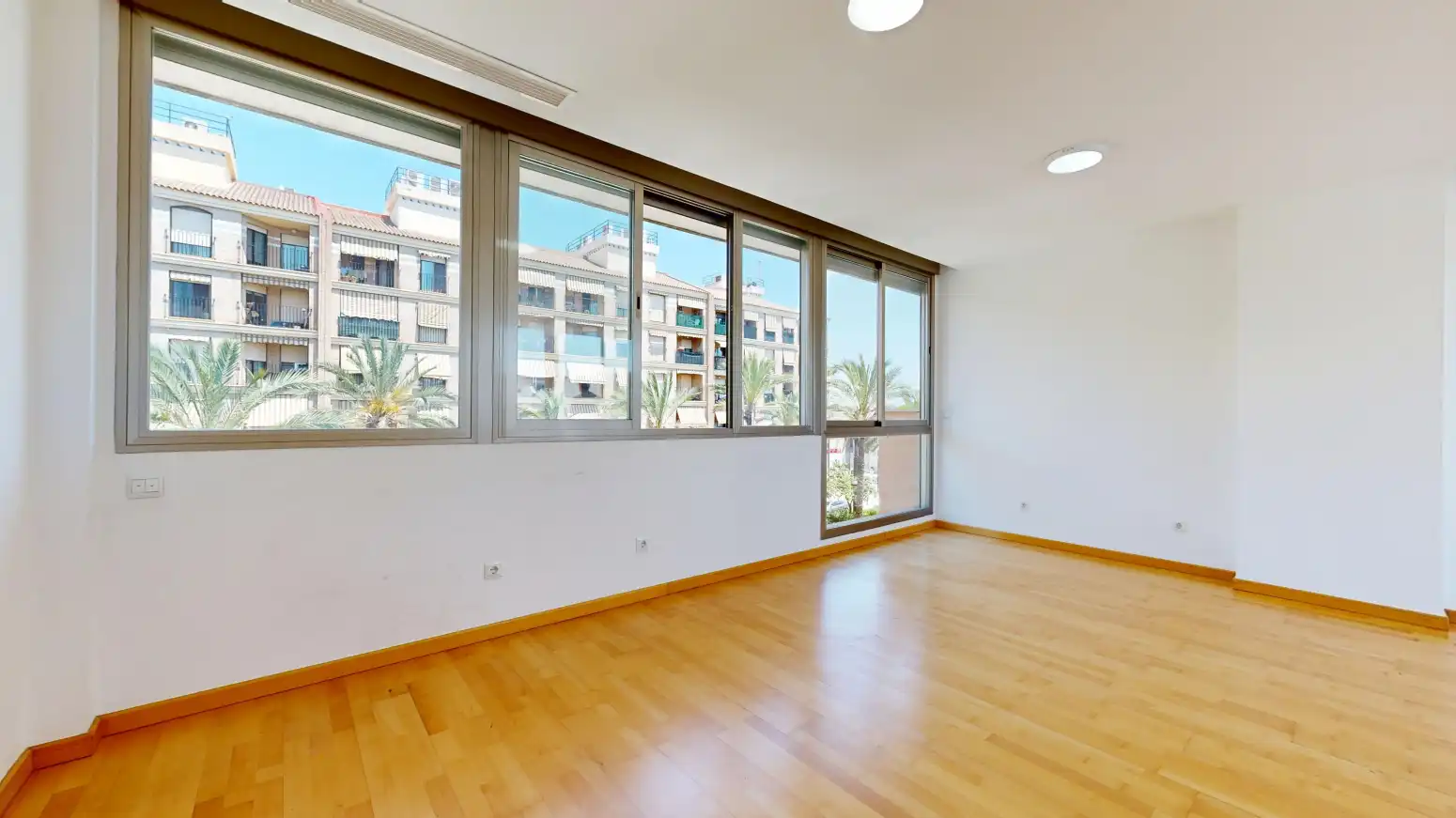 Sala d'estar de Casa adosada en venda en Torrent amb Aire condicionat, Calefacció i Parquet