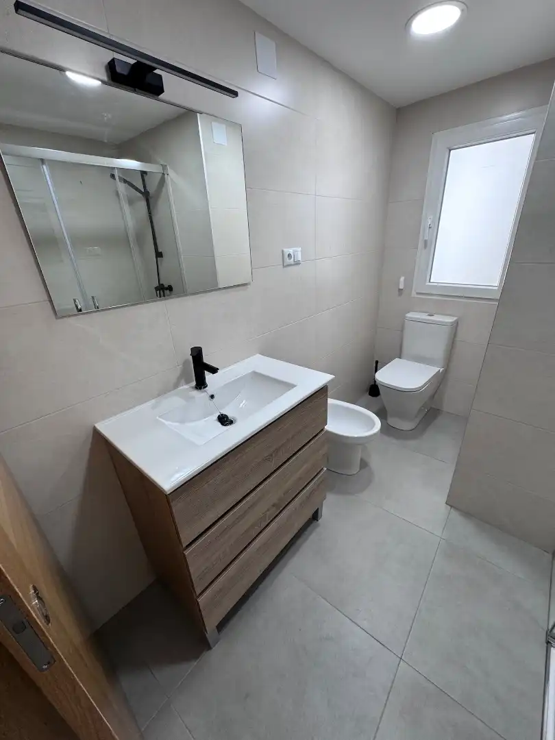 Baño de Piso en venta en Villena con Terraza, Trastero y Balcón
