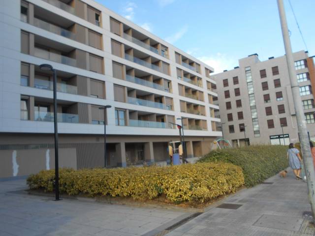 Local comercial en Alquiler en Langilería Nº en Lamiako - Txopoeta