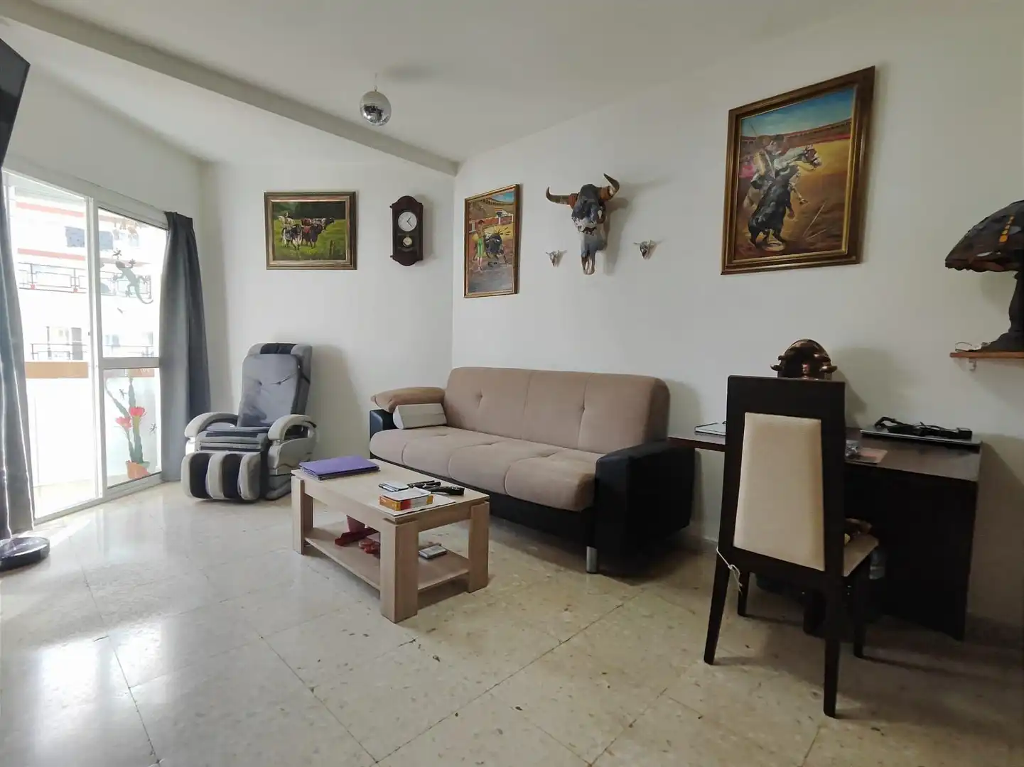 Wohnzimmer von Wohnung zum Verkauf in Torremolinos mit Klimaanlage, Privatgarten und Terrasse