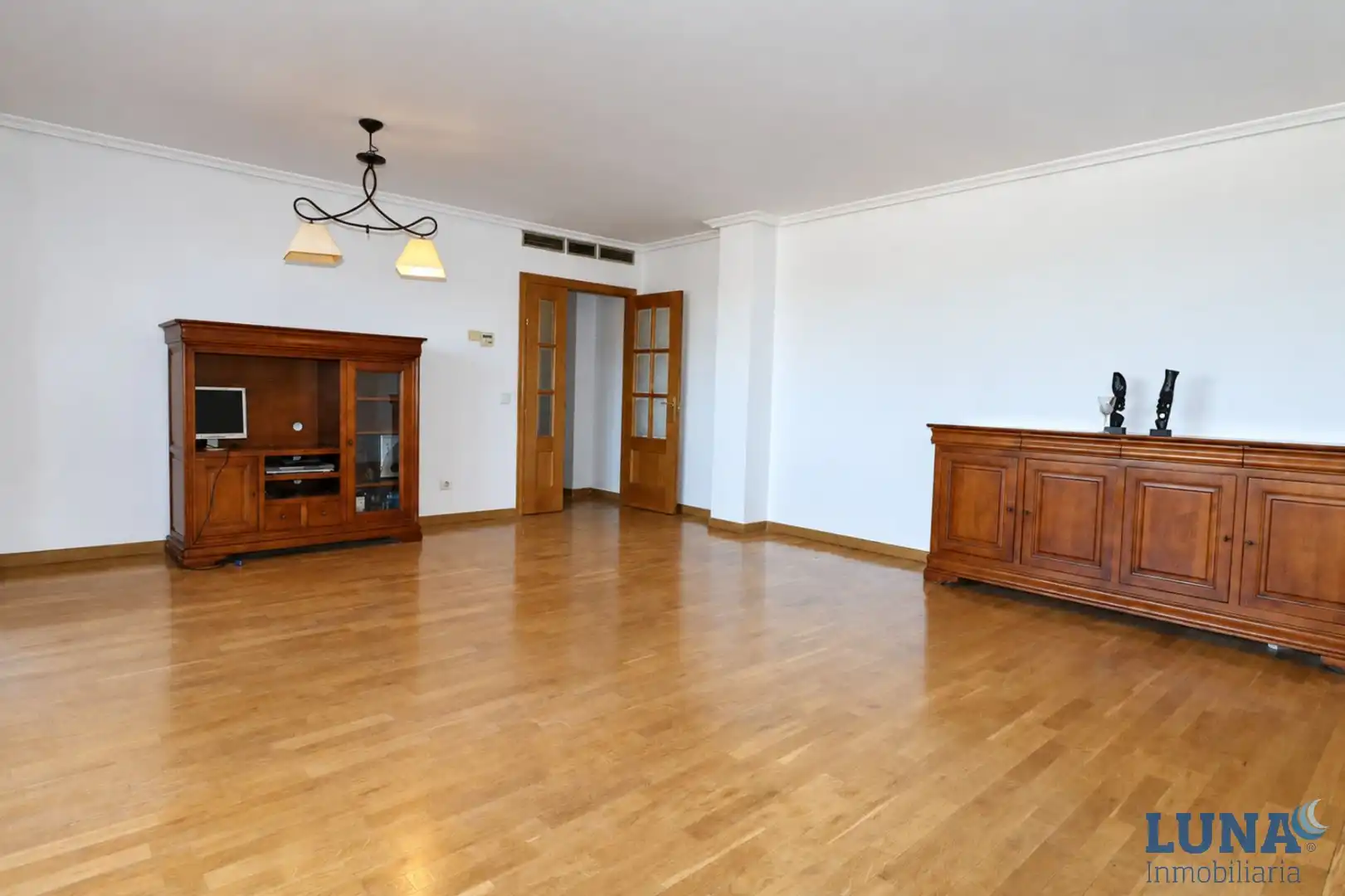 Wohnzimmer von Dachboden zum Verkauf in Pozuelo de Alarcón mit Klimaanlage, Heizung und Parkett