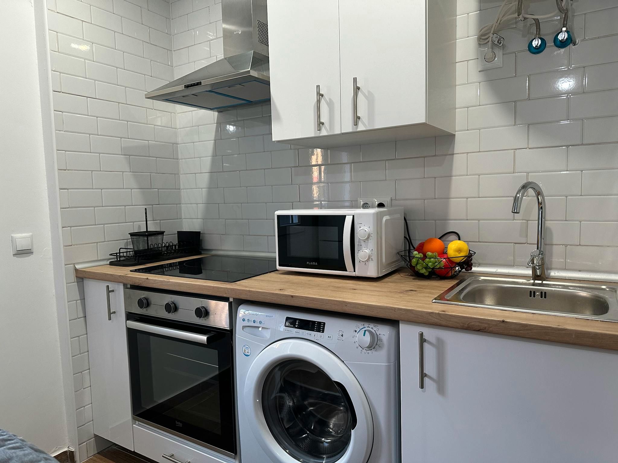 Cuina de Pis de lloguer en  Madrid Capital amb Aire condicionat, Calefacció i Moblat