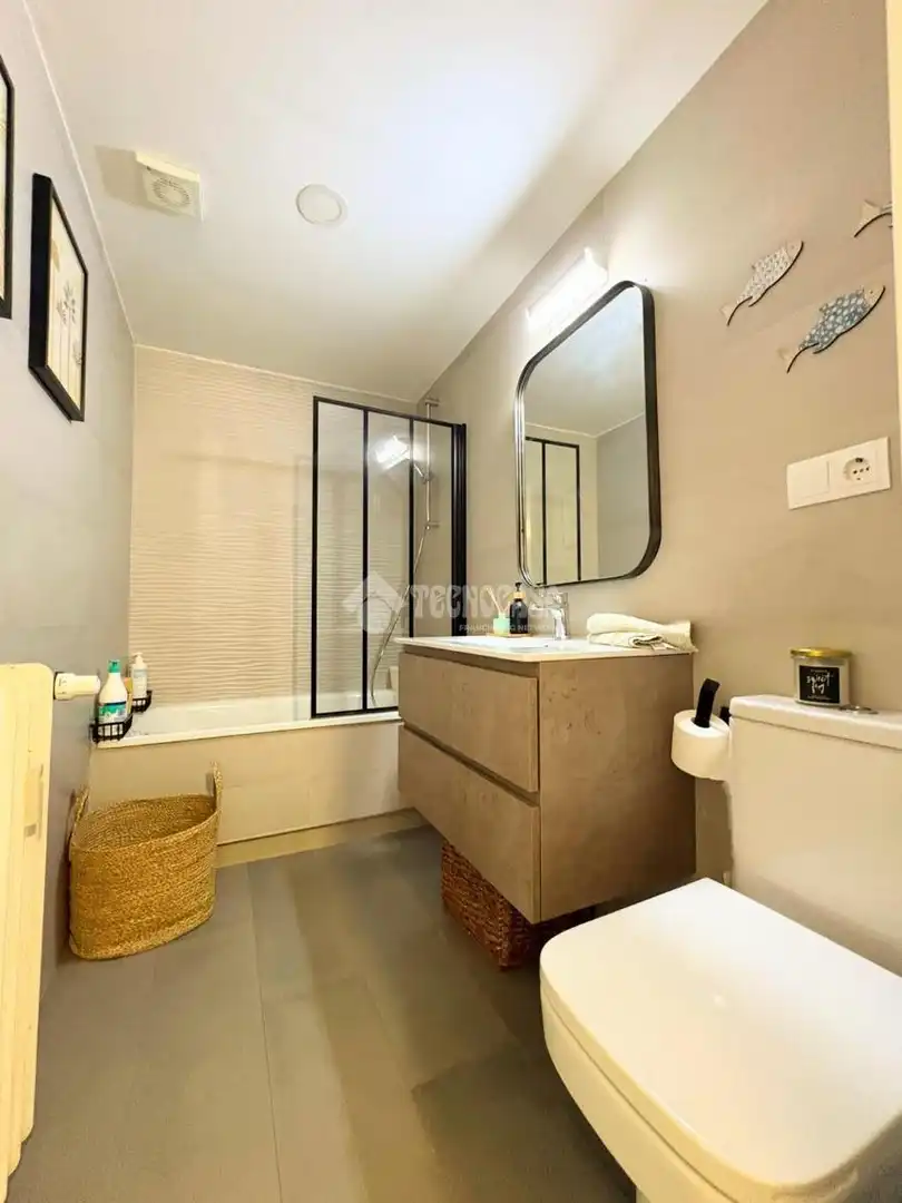 Bathroom of Flat for sale in Madrid  with Heating, Terrace and Furnished