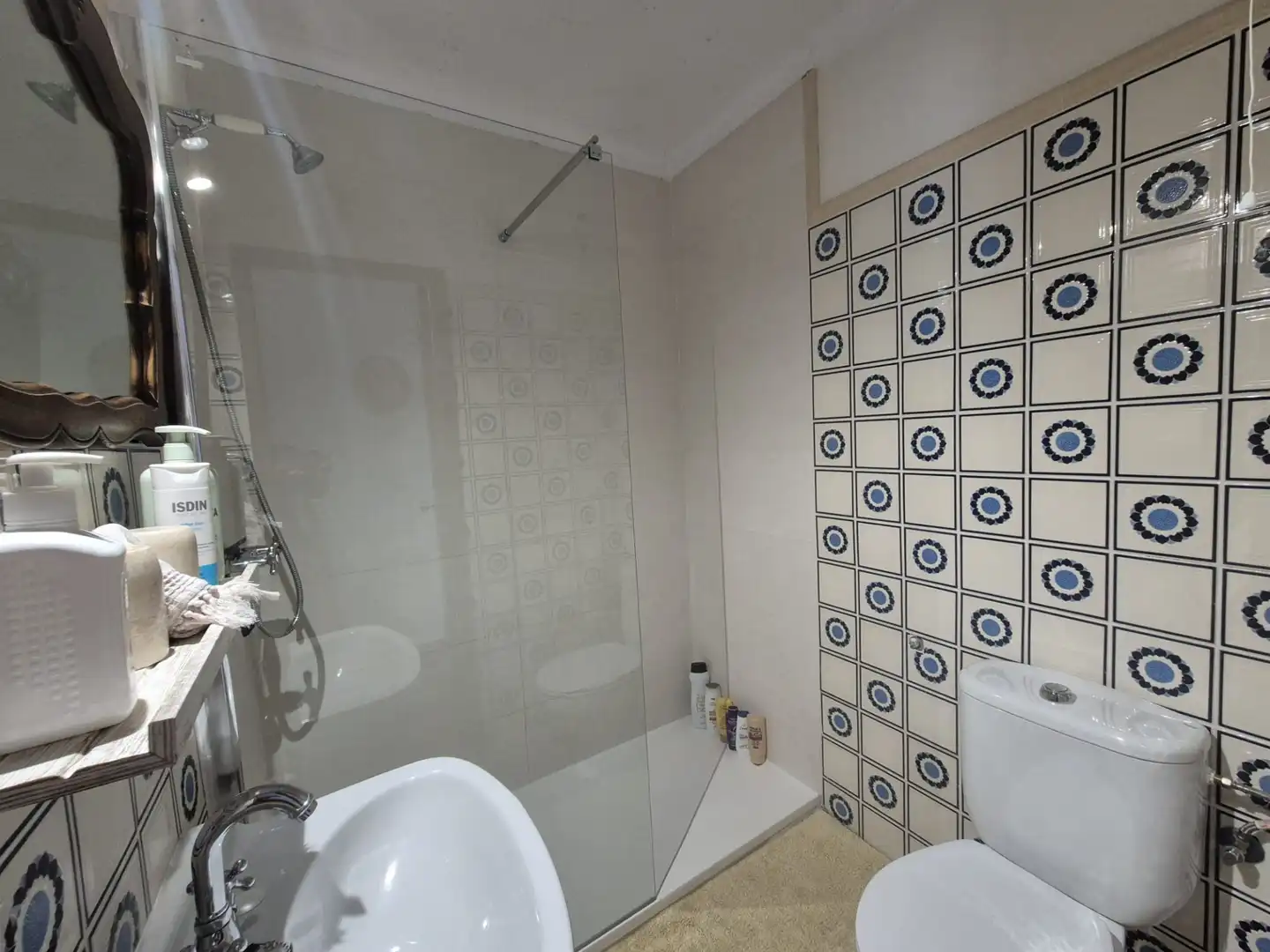 Bathroom of Houses for sale in Guaro  with Air Conditioner, Terrace and Furnished