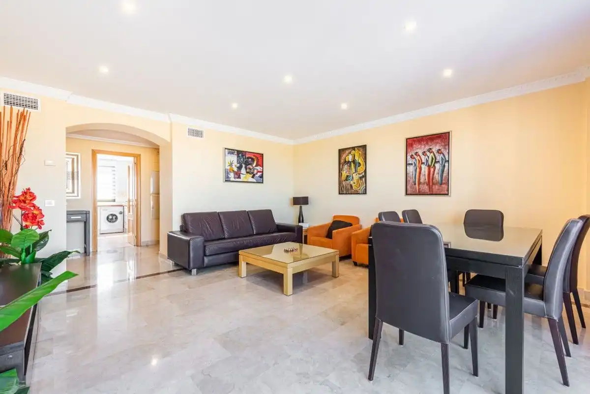 Apartamento con piscina en venta en Urbanización Lomas del Conde Luque 712, imagen 3