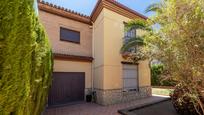 Exterior view of Single-family semi-detached for sale in Vegas del Genil  with Terrace and Balcony