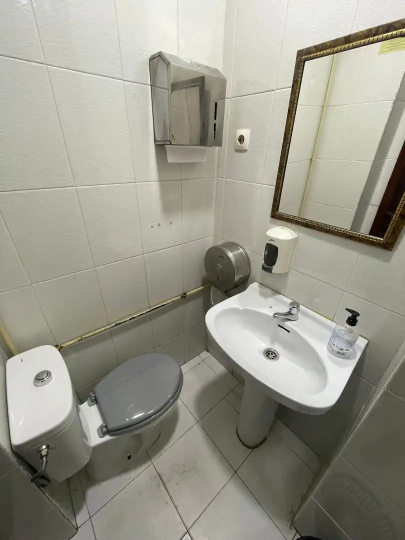 Local comercial en venda a Avenida Tomás Romero de Castilla, imagen 17