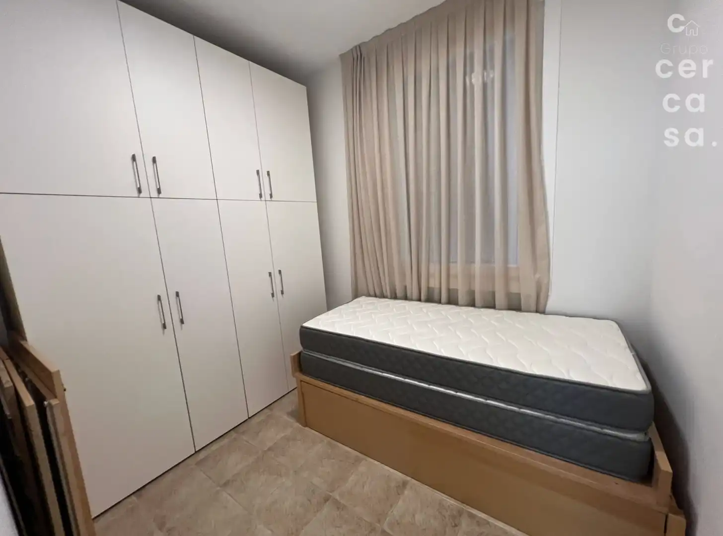 Habitación de Piso de alquiler en Valencia con Aire acondicionado y Amueblado