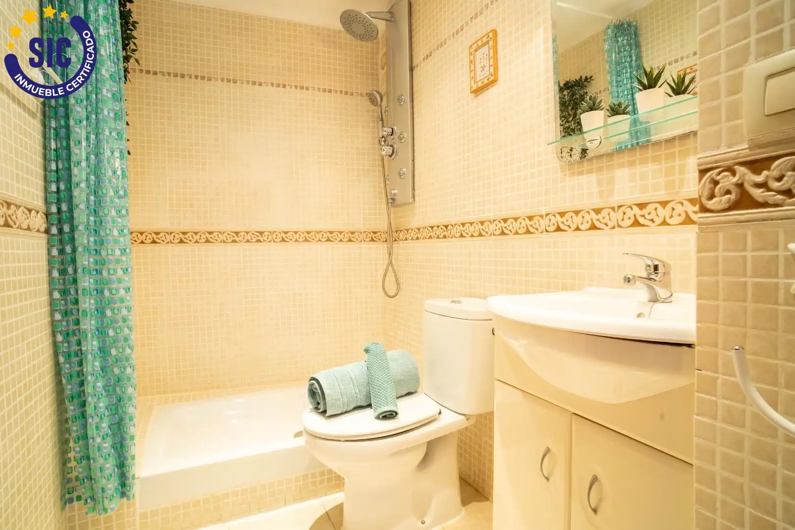 Bany de Apartament en venda en Oropesa del Mar / Orpesa amb Terrassa, Traster i Moblat