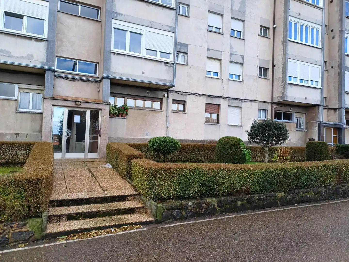 Vista exterior de Piso en venta en Avilés con Calefacción y Piscina