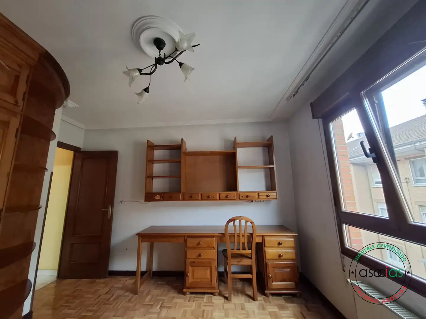 Schlafzimmer von Wohnung zur Miete in Gijón  mit Heizung, Parkett und Möbliert