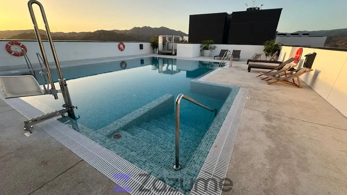 Swimming pool of Flat for rent in Málaga  with Air Conditioner, Heating and Private garden