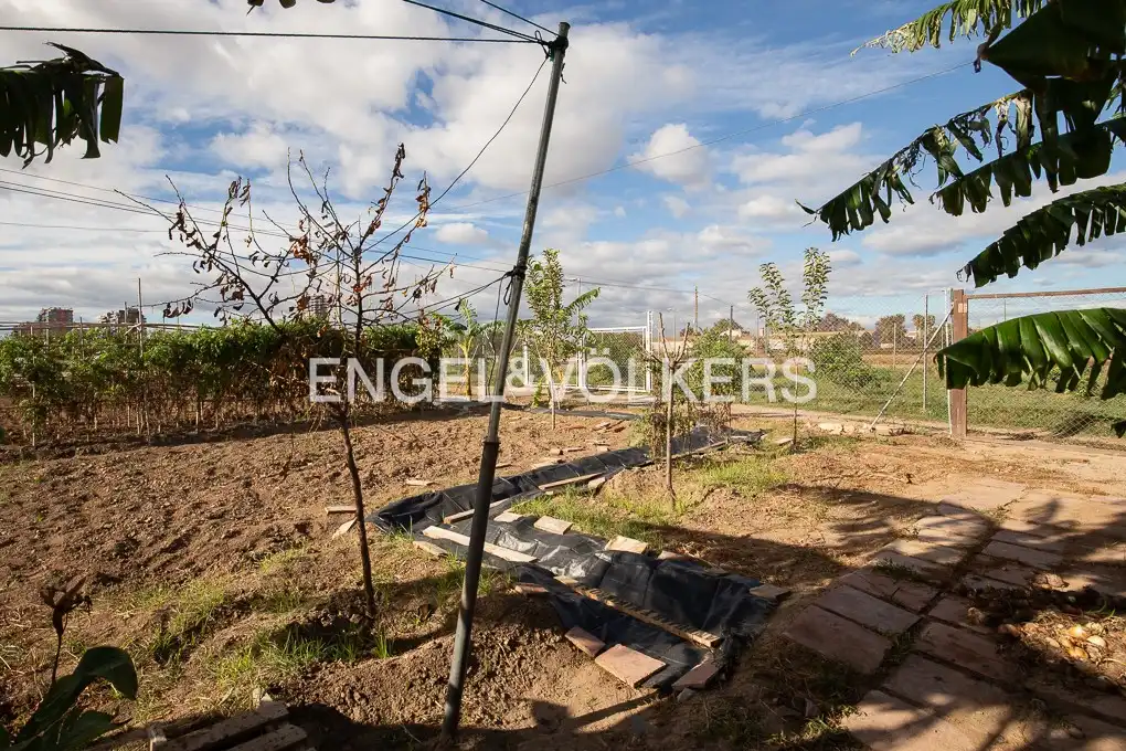 Country house zum Verkauf in Valencia mit Heizung und Privatgarten