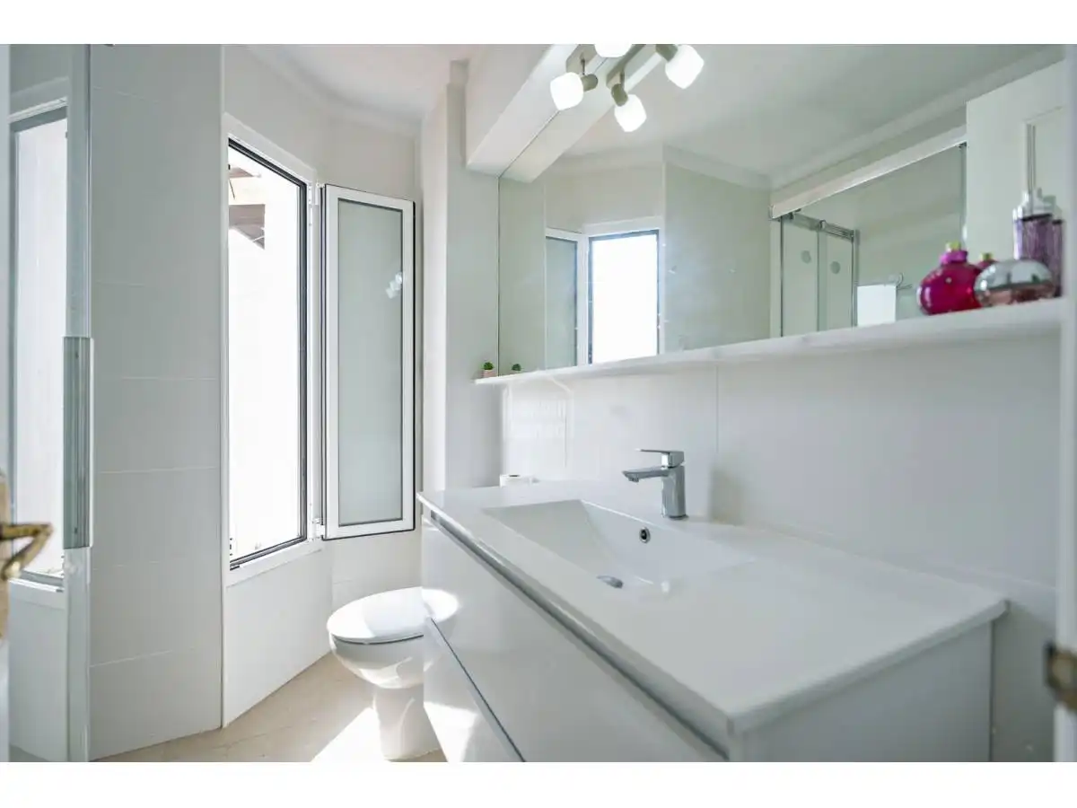 Bany de Apartament en venda en Ciutadella de Menorca amb Calefacció, Jardí privat i Terrassa
