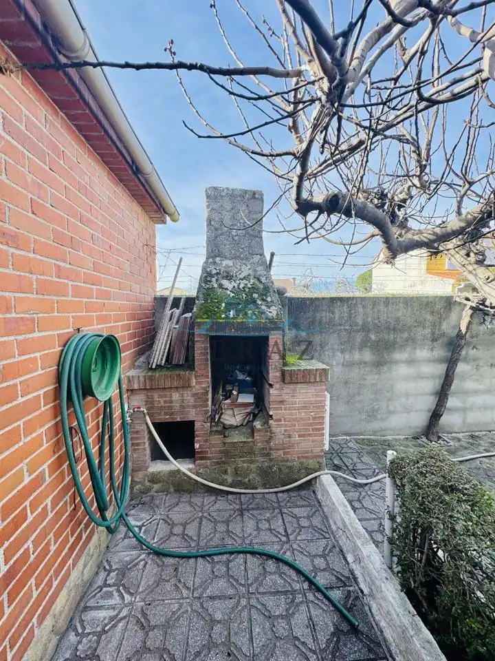 Vista exterior de Casa o xalet en venda en Talavera de la Reina amb Aire condicionat, Calefacció i Jardí privat