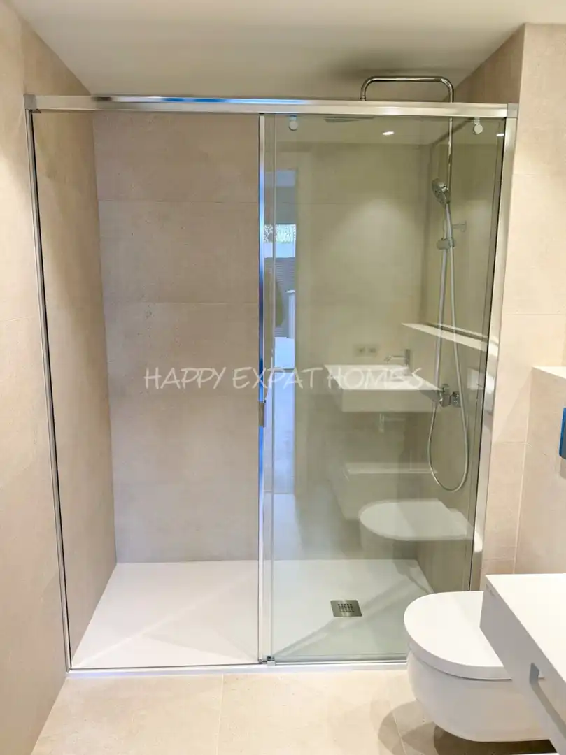 Bathroom of Flat for sale in Sitges  with Air Conditioner, Heating and Private garden