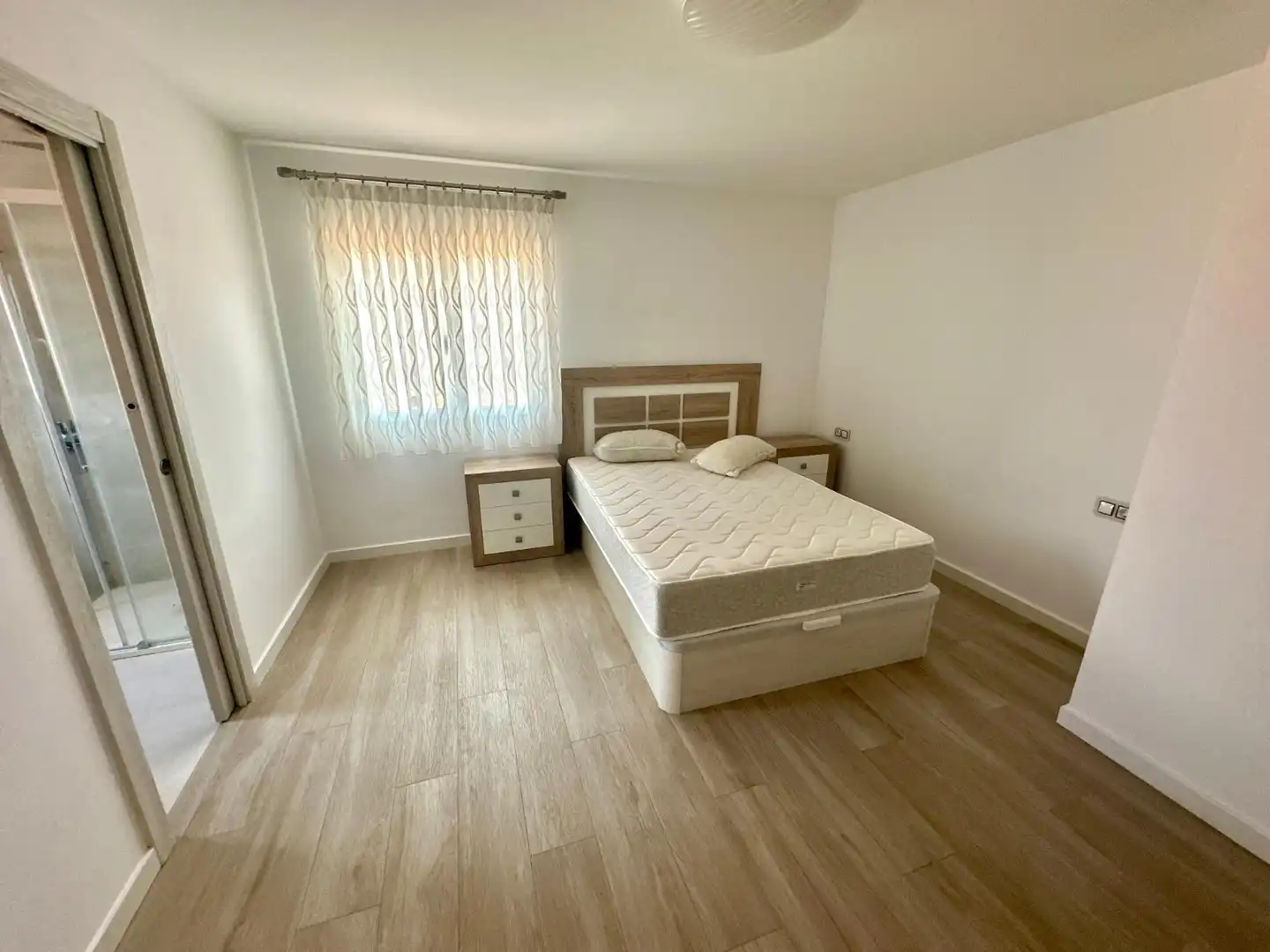 Dormitori de Casa o xalet en venda en Alicante / Alacant amb Aire condicionat, Jardí privat i Terrassa