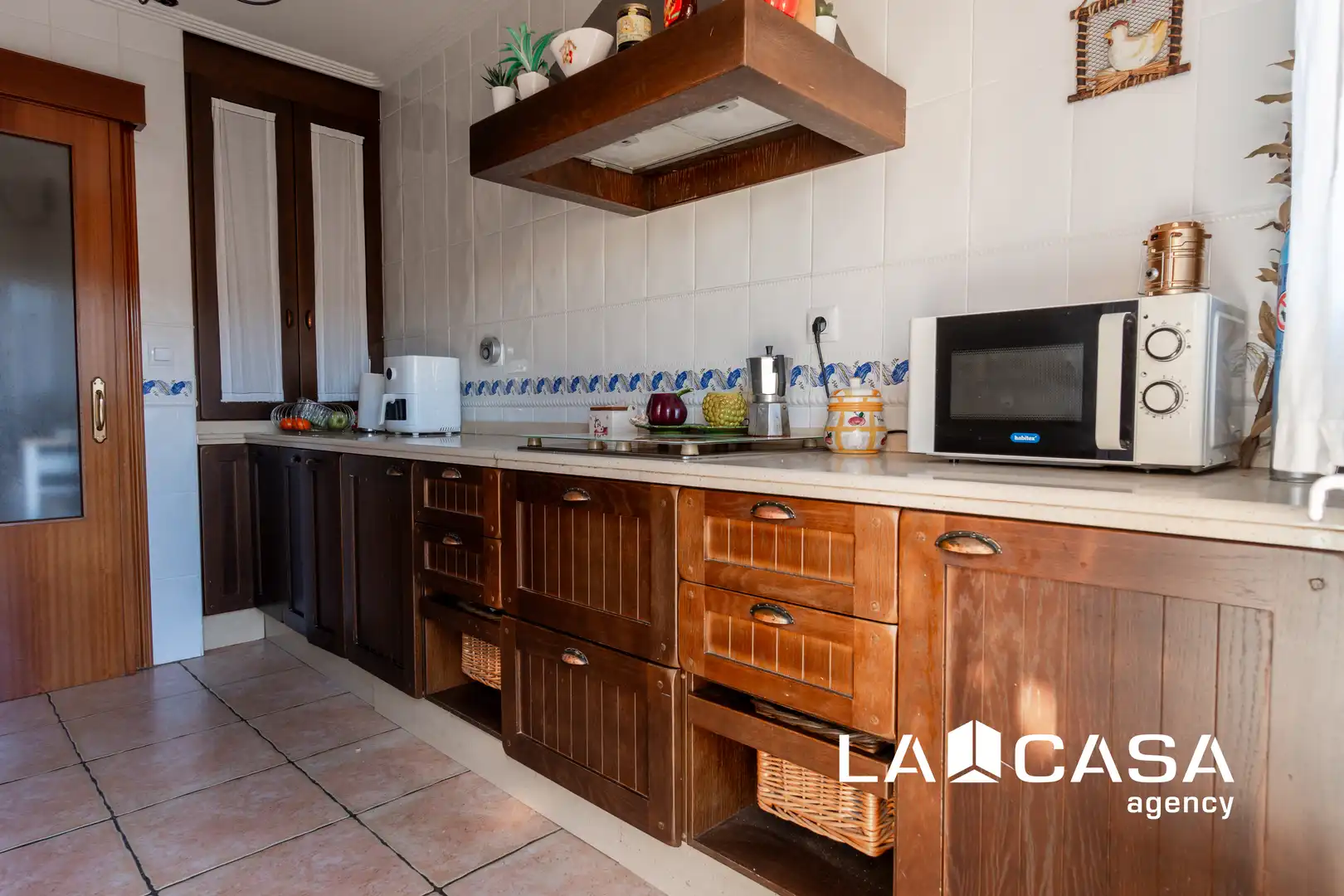 Cuina de Casa adosada en venda en Dos Hermanas amb Aire condicionat i Terrassa