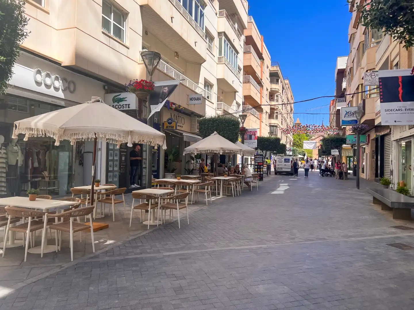 Außenansicht von Wohnungen zum Verkauf in Torrevieja mit Klimaanlage, Heizung und Terrasse