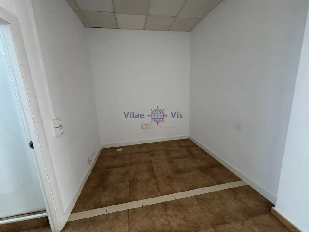 Local comercial de lloguer a Avenida Europa, imagen 5