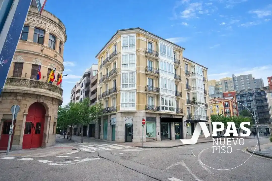 Vista exterior de Pis en venda en Santander
