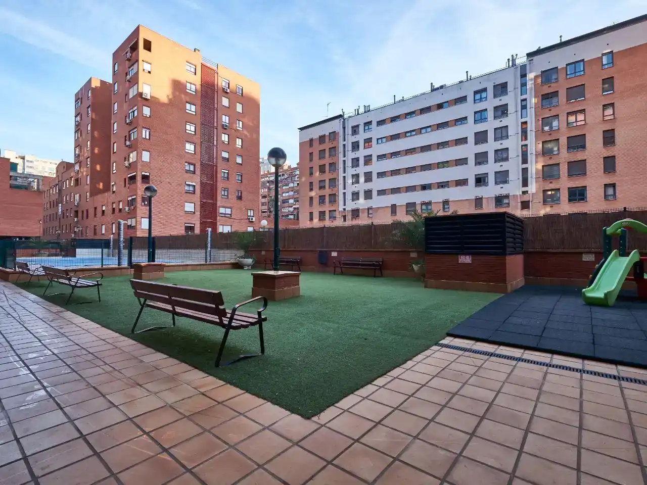 Terrassa de Estudi en venda en Madrid amb Aire condicionat, Jardí privat i Parquet