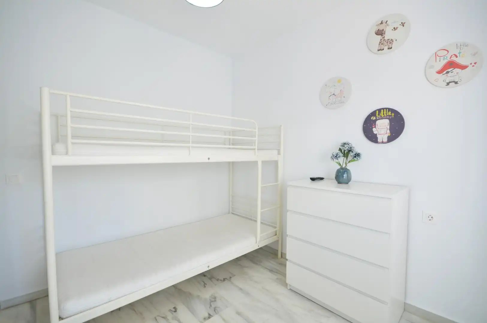 Habitación de Casa adosada en venta en El Puerto de Santa María con Aire acondicionado, Calefacción y Jardín privado