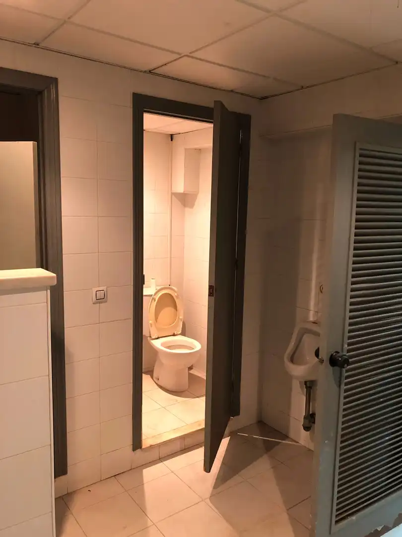 Baño de Nave industrial de alquiler en Villafranca de Córdoba