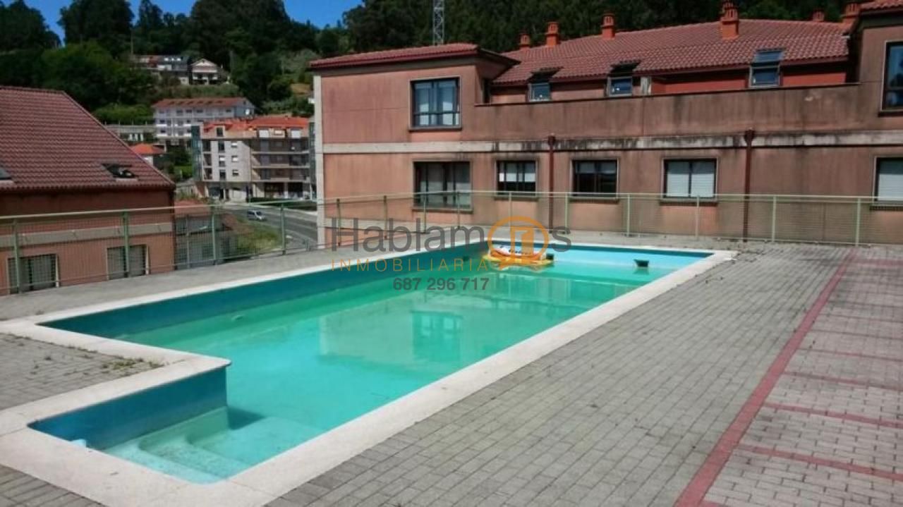 Piscina de Pis en venda en Poio amb Calefacció, Parquet i Terrassa