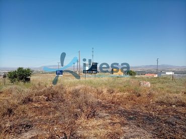 Wohnbaugrundstück zum Verkauf in Baza