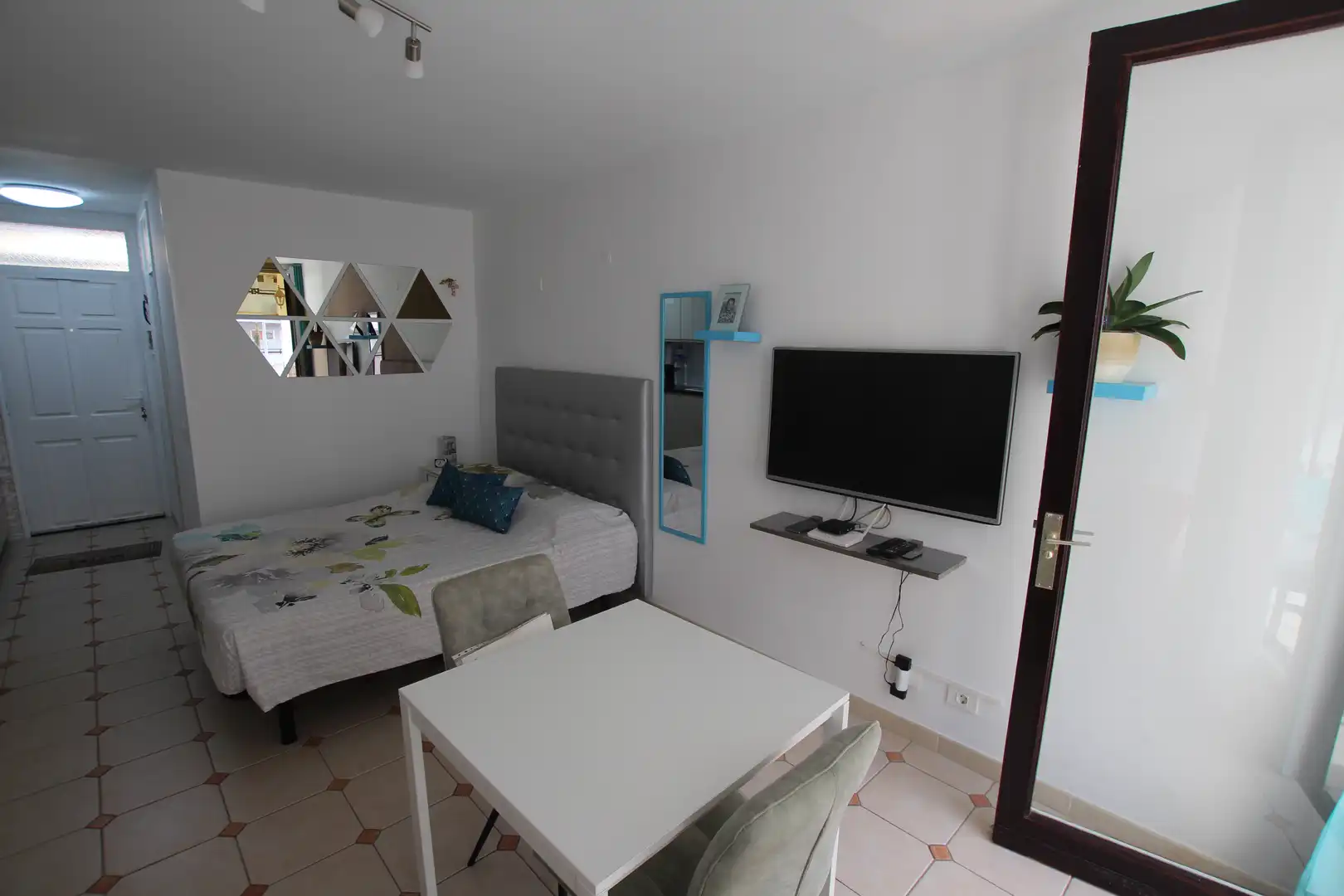 Habitación de Apartamento en venta en Adeje con Terraza, Amueblado y Piscina comunitaria
