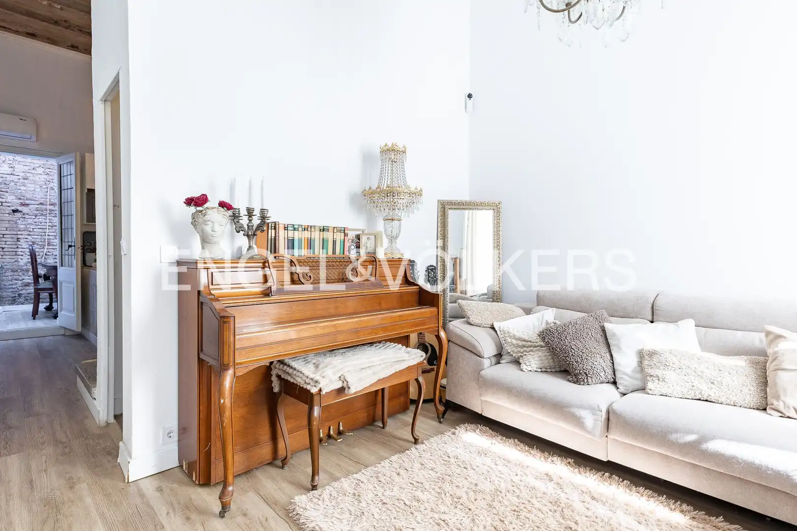 Sala de estar de Casa adosada en venta en Mataró con Aire acondicionado, Calefacción y Amueblado