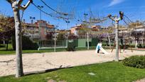 Vista exterior de Planta baixa en venda en Pozuelo de Alarcón amb Aire condicionat, Calefacció i Jardí privat