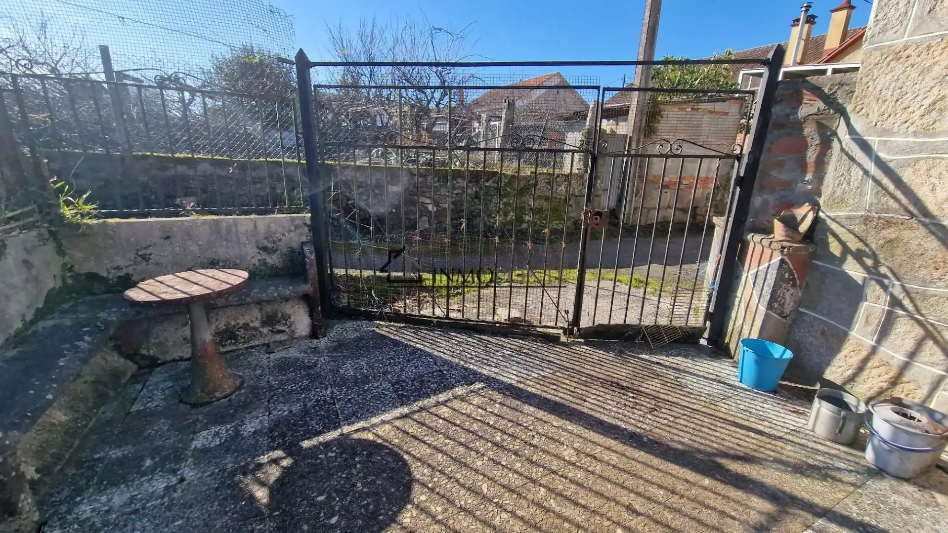Vista exterior de Casa o xalet en venda en Pontevedra Capital  amb Jardí privat
