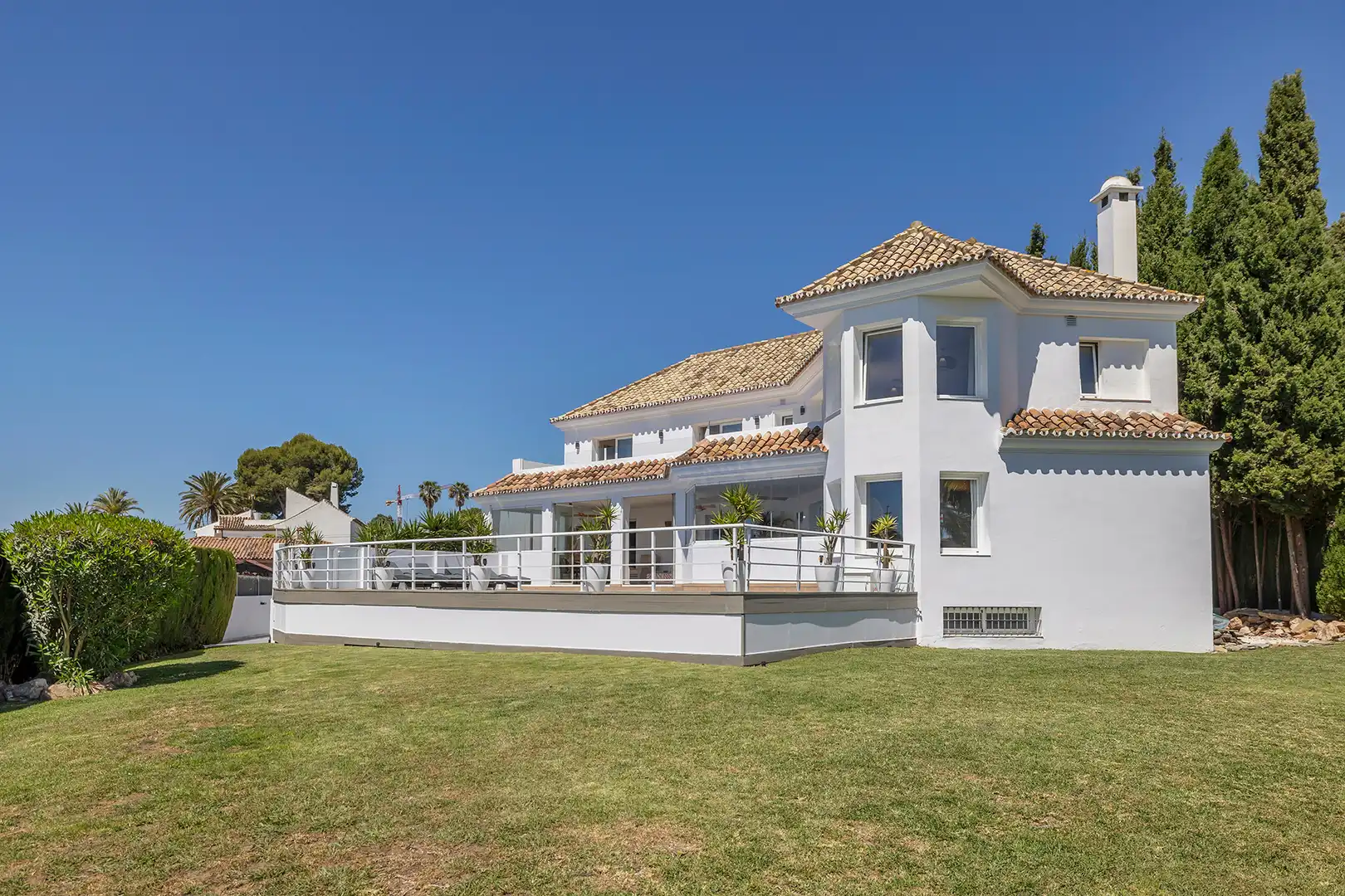 Jardí de Casa o xalet en venda en Estepona amb Aire condicionat, Calefacció i Jardí privat