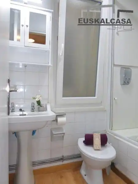 Bathroom of Flat for sale in Bilbao   with Heating