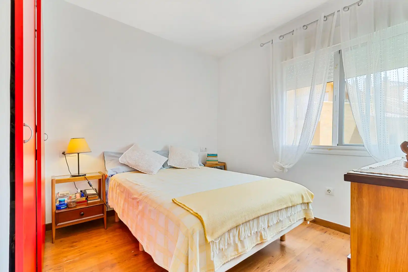 Habitación de Apartamento en venta en Fuengirola con Aire acondicionado, Calefacción y Parquet