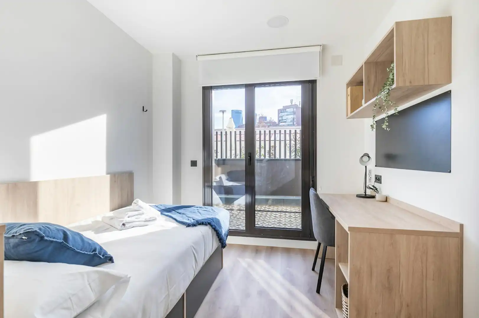 Schlafzimmer von Gebäude zur Miete in Madrid