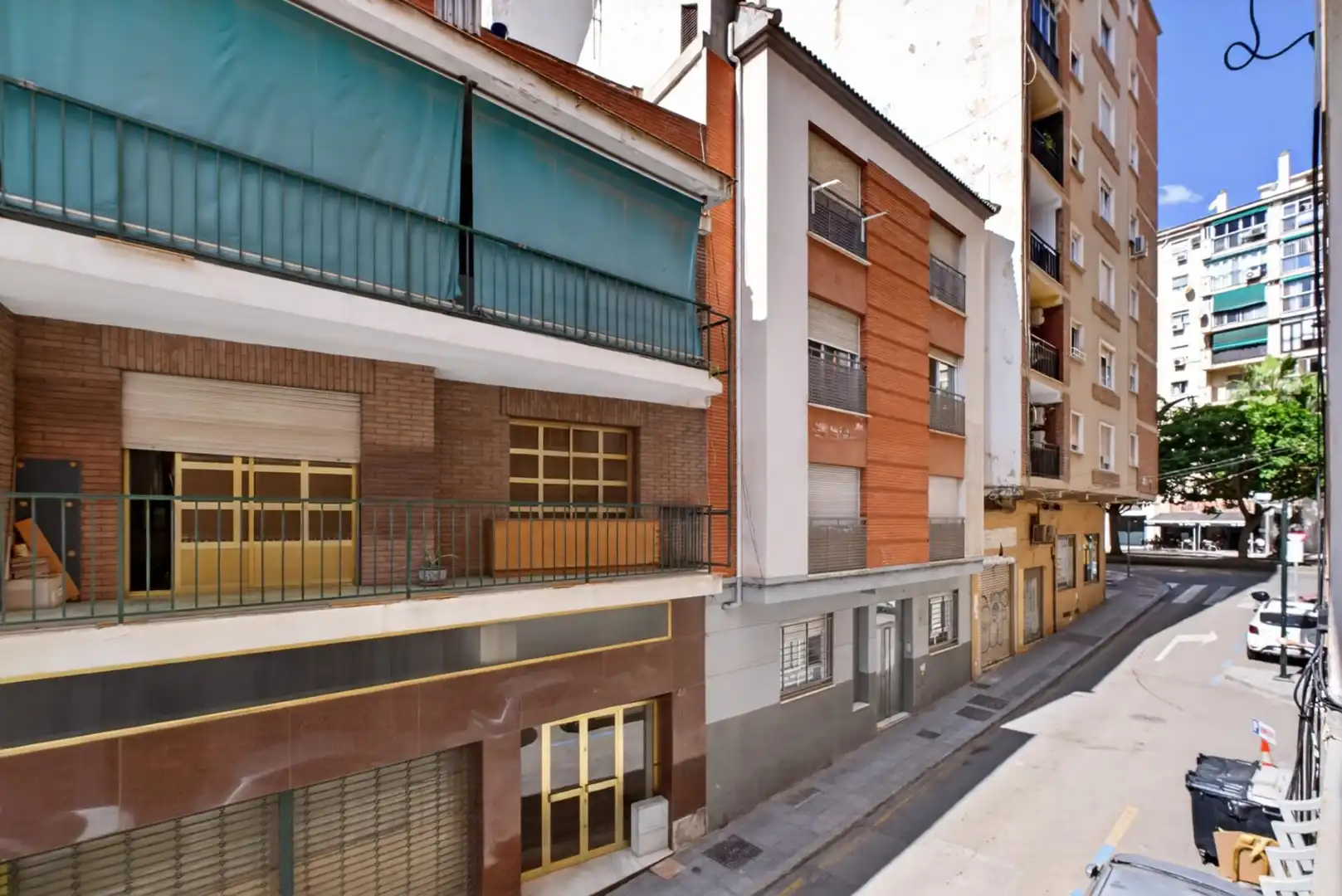 Vista exterior de Piso en venta en Málaga con Balcón y Alarma