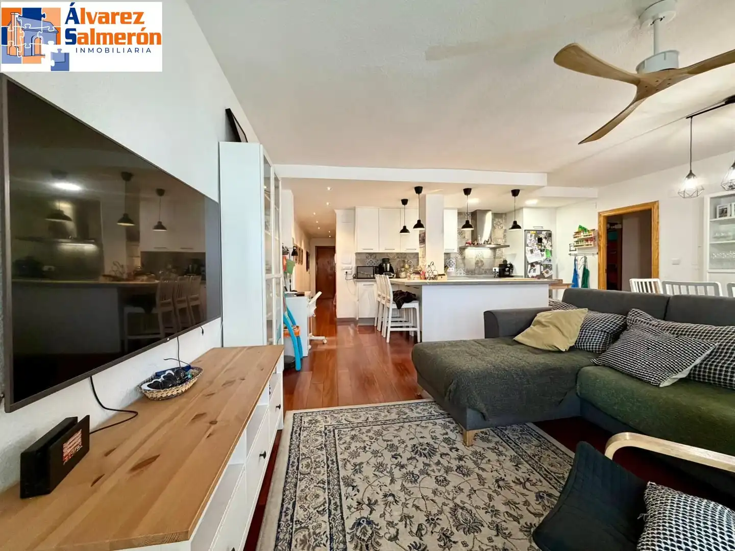 Sala de estar de Piso en venta en Granada con Aire acondicionado, Parquet y Balcón