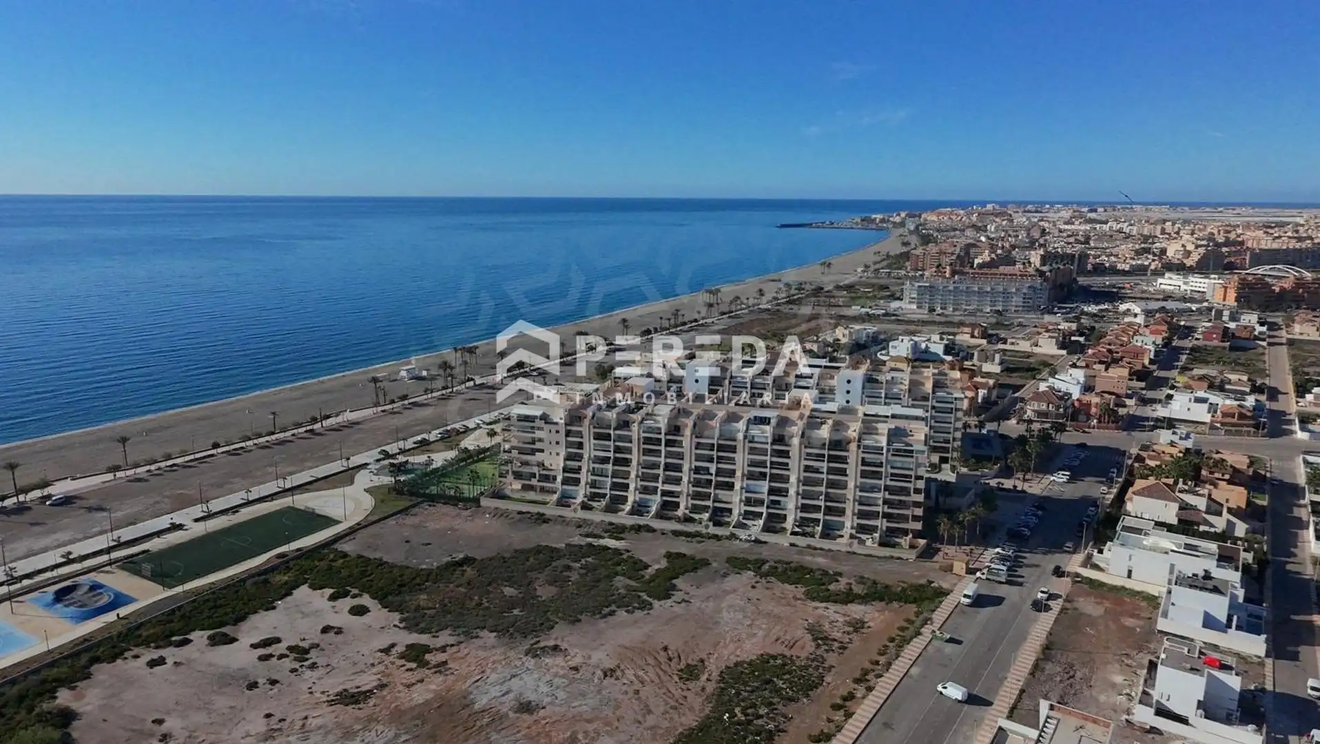 Dachboden zum Verkauf in Roquetas de Mar mit Terrasse und Gemeinschaftspool