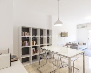 Sala d'estar de Apartament en venda en  Barcelona Capital amb Aire condicionat i Balcó