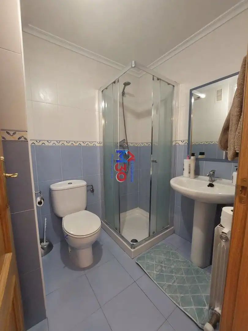 Baño de Apartamento de alquiler en Miranda de Ebro con Calefacción, Parquet y Terraza