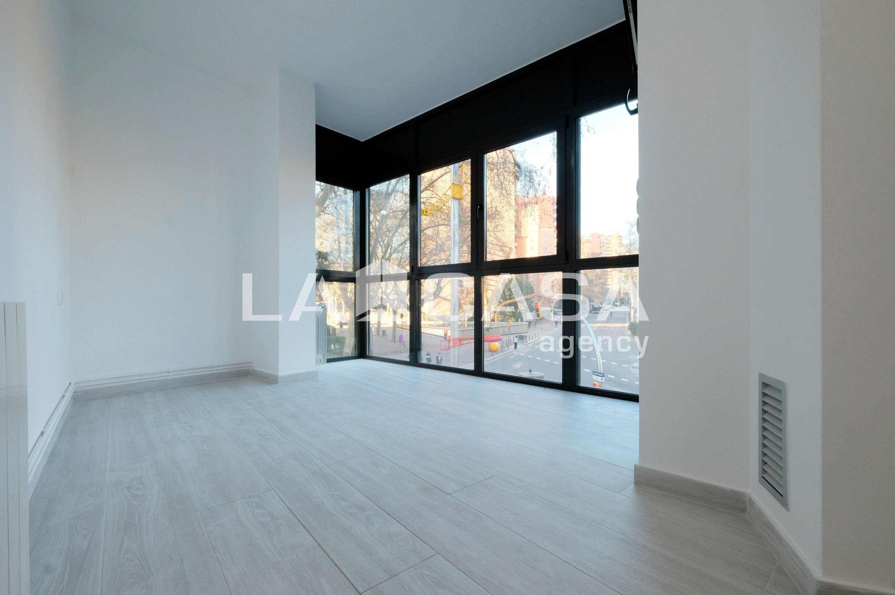 Schlafzimmer von Wohnung zum Verkauf in  Barcelona Capital mit Balkon